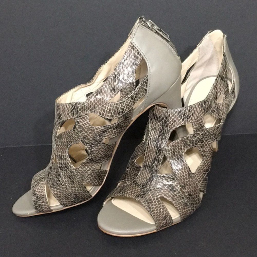Calvin Klein Gray Python embossed heels - Picture 11 of 11